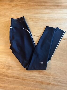 ALO Yoga black Leggings with White Trim